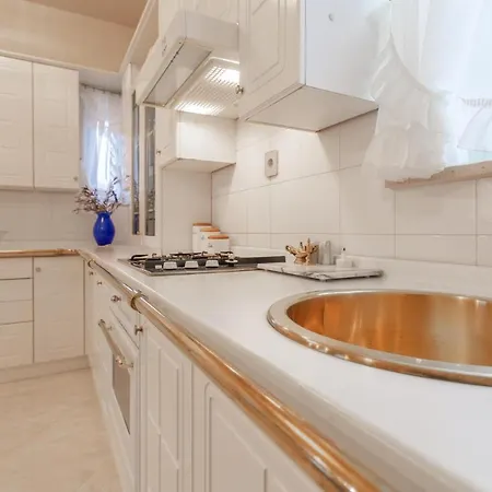 Holiday home Awesome In With Outdoor Swimming Pool Obrov